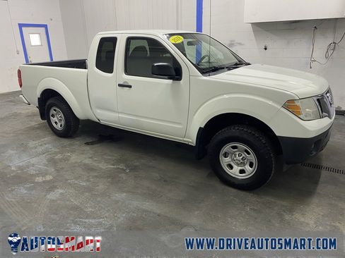 Used 2018 Nissan Frontier S image 2