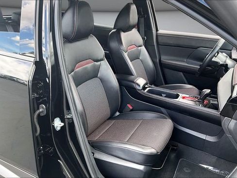 Certified 2025 Nissan Kicks SR AWD/4WD image 27