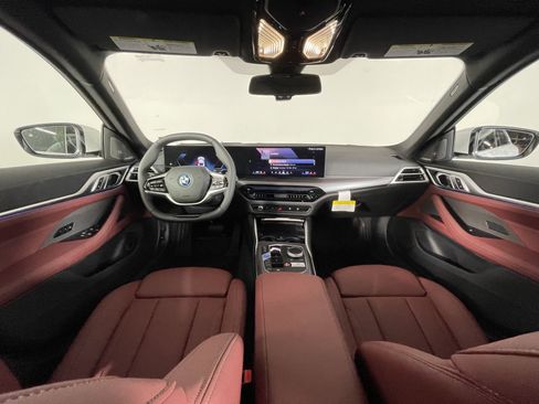 Used 2025 BMW i4 xDrive40i w/ Premium Package image 11
