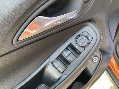 Certified 2022 Buick Encore GX Select AWD/4WD image 18