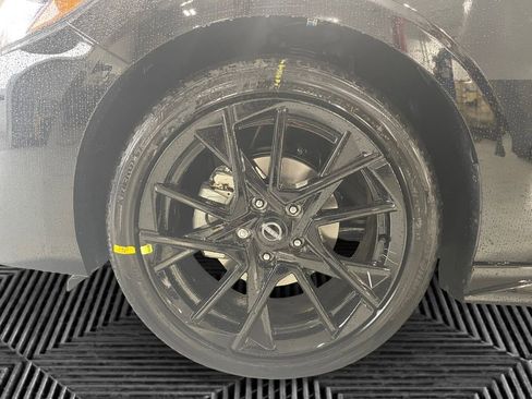 Certified 2025 Nissan Sentra SR w/ Midnight Edition image 38