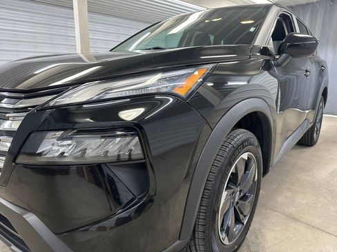 Used 2024 Nissan Rogue SV AWD/4WD image 32