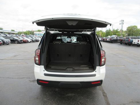 Certified 2023 Chevrolet Tahoe Z71 w/ Luxury Package AWD/4WD image 8