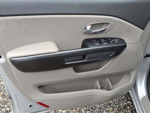 Used 2017 Kia Sedona L image 15