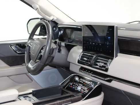 Used 2023 Lincoln Navigator Reserve AWD/4WD image 34