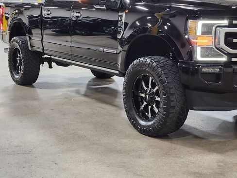 Used 2022 Ford F250 Platinum w/ FX4 Off-Road Package image 16