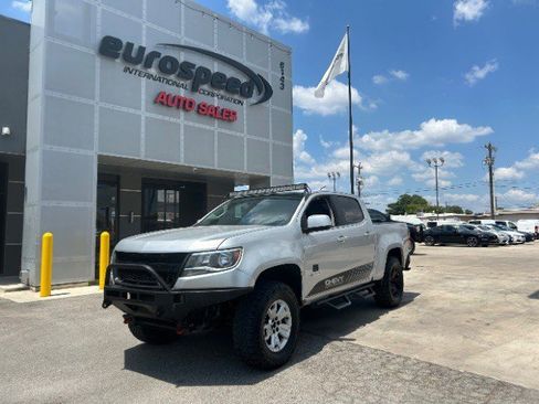 Used 2018 Chevrolet Colorado LT w/ Safety Package image 2
