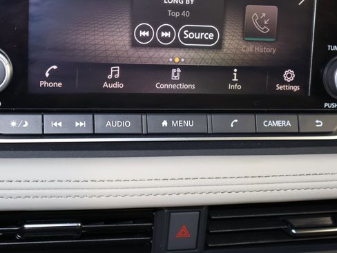 Used 2025 Nissan Rogue SV w/ SV Premium Package image 28