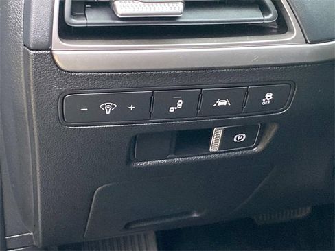 Used 2021 Hyundai Palisade SEL w/ Cargo Package image 16