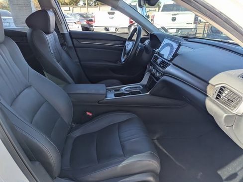 Used 2019 Honda Accord Touring image 34