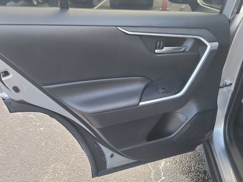 Used 2021 Toyota RAV4 XLE Premium FWD image 10