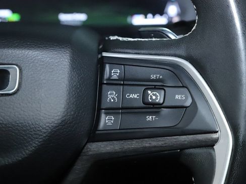 Used 2024 Jeep Grand Cherokee Limited 4xe AWD/4WD image 24