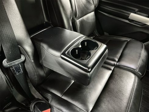 Used 2022 Ford Explorer XLT w/ Equipment Group 202A image 23