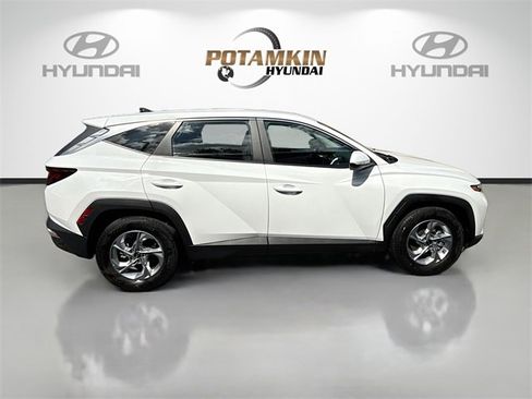 Certified 2024 Hyundai Tucson SE image 4
