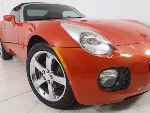 Used 2008 Pontiac Solstice GXP w/ Premium Package image 12