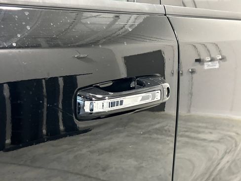 Used 2022 RAM 1500 Laramie AWD/4WD image 14