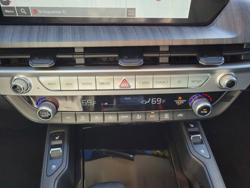 Certified 2023 Kia Telluride EX w/ EX Captain's Chair Package image 36