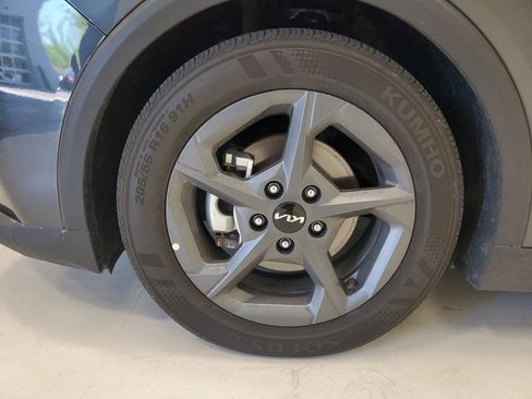 Used 2025 Kia K4 FWD image 9