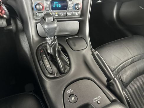 Used 2004 Chevrolet Corvette Coupe w/ Preferred Equipment Group RWD image 17