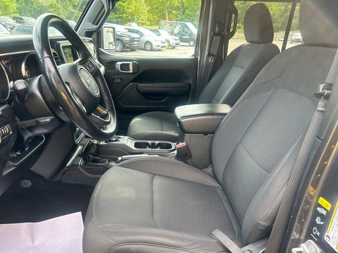 Used 2022 Jeep Gladiator Sport AWD/4WD image 11