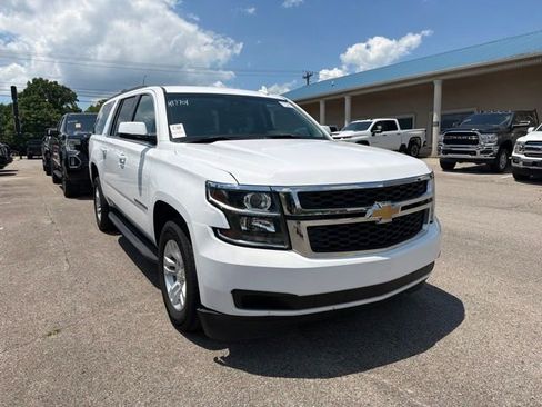 Used 2019 Chevrolet Suburban LT RWD image 1