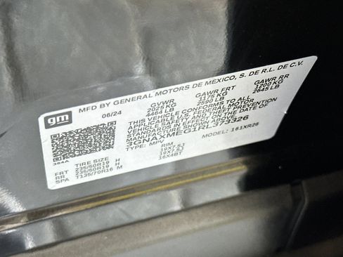 Used 2024 Chevrolet Equinox RS w/ RS Leather Package image 36