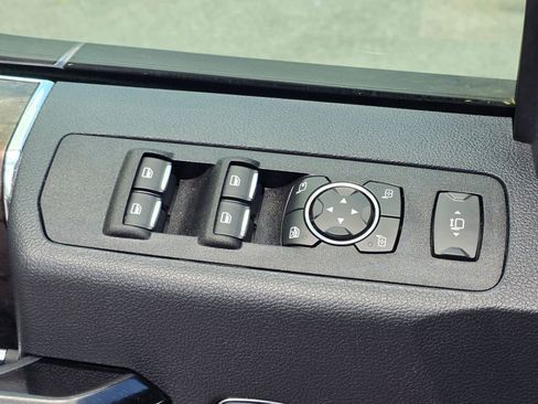 Used 2022 Ford F250 Lariat w/ Black Appearance Package image 26