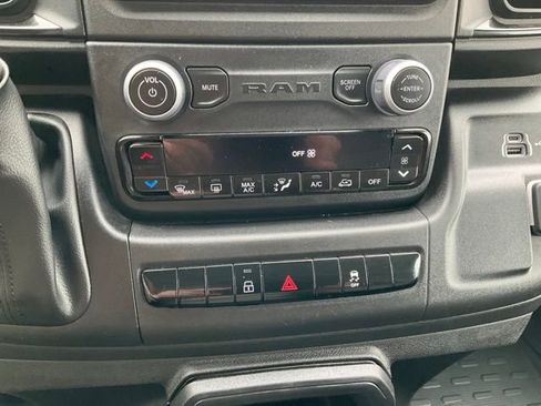Used 2025 RAM ProMaster 2500 w/ Convenience Group FWD image 7