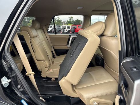 Used 2018 Toyota 4Runner SR5 Premium RWD image 16