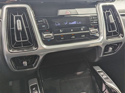 Certified 2023 Kia Sorento SX AWD/4WD image 22