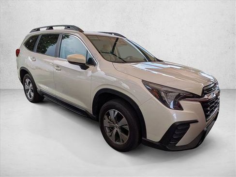 Used 2025 Subaru Ascent Premium AWD/4WD image 2