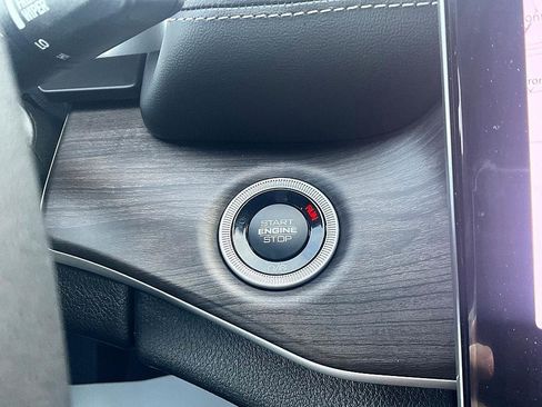 New 2025 Jeep Grand Cherokee Limited image 18