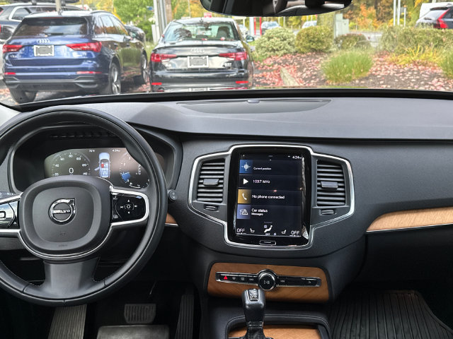Used 2021 Volvo XC90 T6 Momentum w/ Climate Package AWD/4WD image 24