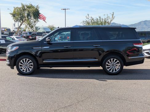 Used 2024 Lincoln Navigator L 4WD image 6