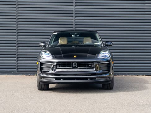 Used 2026 Porsche Macan image 11