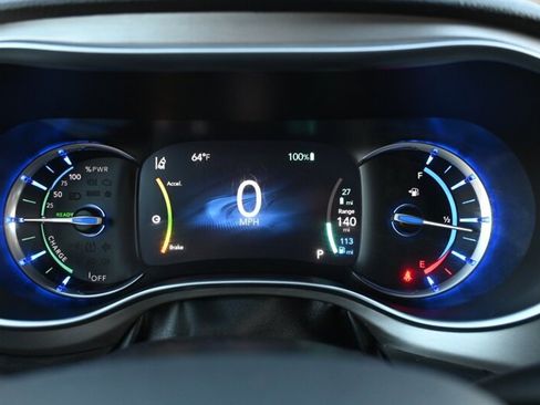 Used 2020 Chrysler Pacifica Limited w/ Quick Oder Package 2EV RED-S image 27