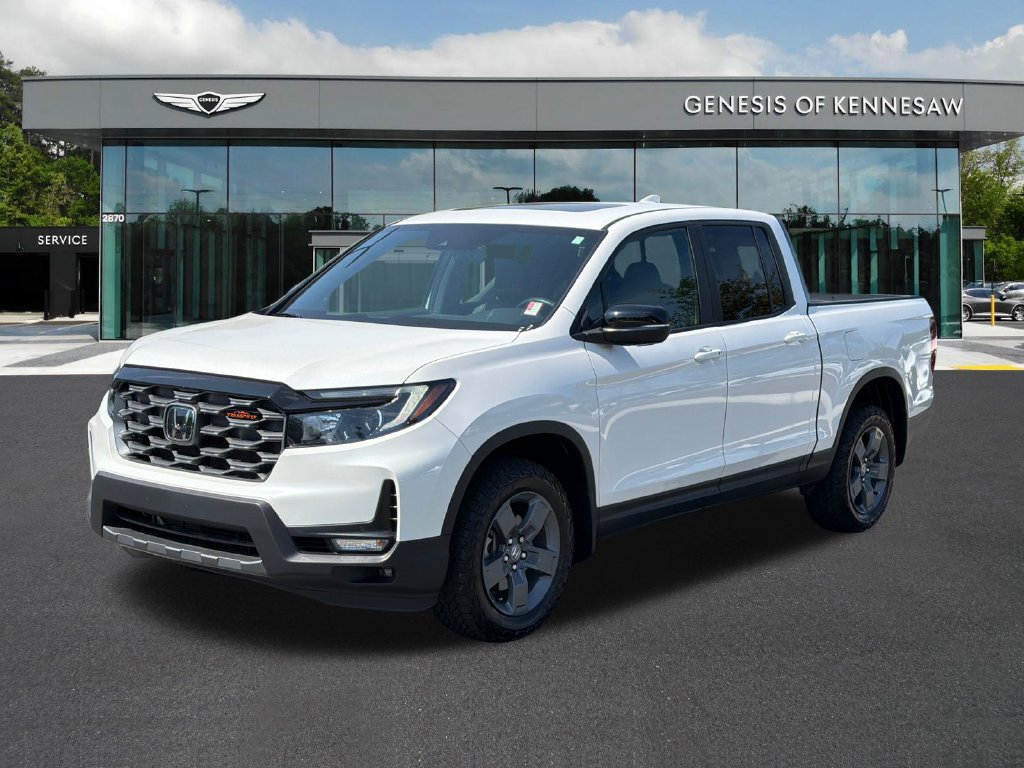 Used 2025 Honda Ridgeline TrailSport image 3