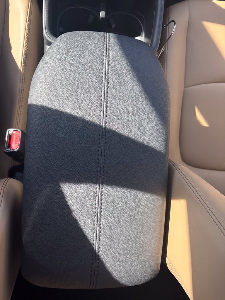Used 2022 Toyota RAV4 XLE Premium FWD image 23