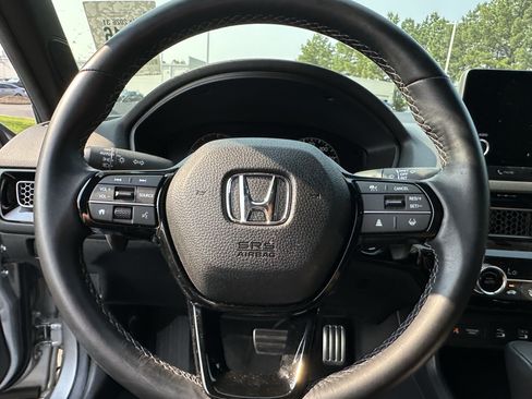 Used 2025 Honda Civic Sport image 6