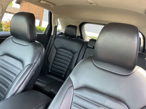 Used 2021 Ford Edge SEL AWD/4WD image 13