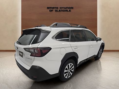 Used 2023 Subaru Outback Premium AWD/4WD image 2