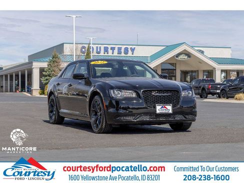 Used 2022 Chrysler 300 Touring w/ Sport Appearance Package RWD image 1