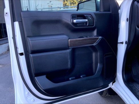 Used 2021 Chevrolet Silverado 1500 LT image 23