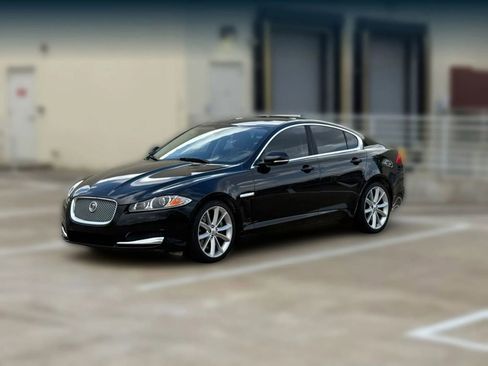 Used 2015 Jaguar XF Portfolio image 3