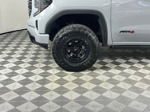 Used 2024 GMC Sierra 1500 AT4 w/ Technology Package image 11
