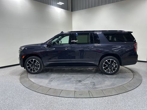Used 2023 Chevrolet Suburban RST w/ Luxury Package image 8