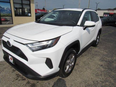 Used 2025 Toyota RAV4 XLE AWD/4WD image 5