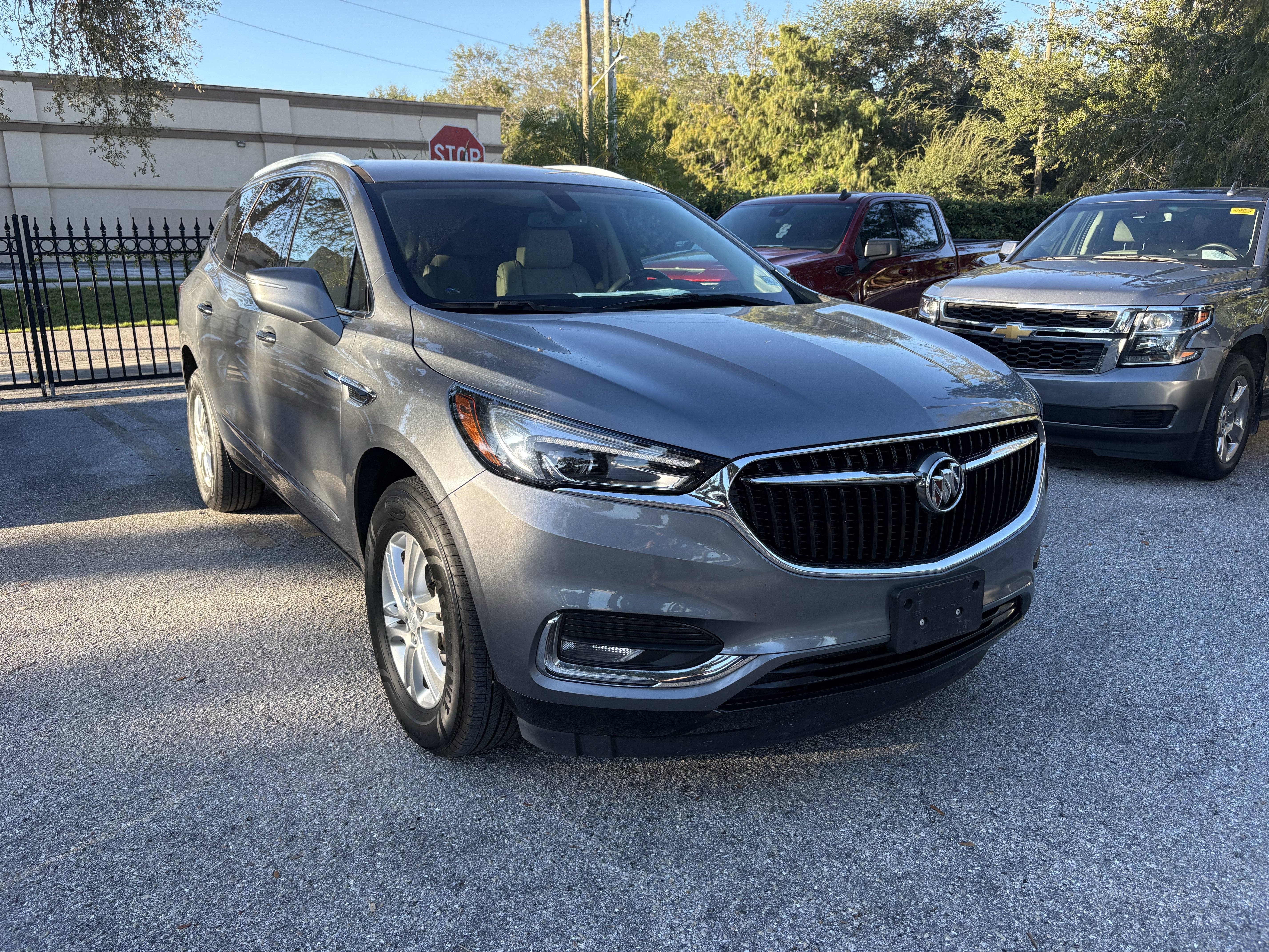 Used 2021 Buick Enclave Essence FWD image 1