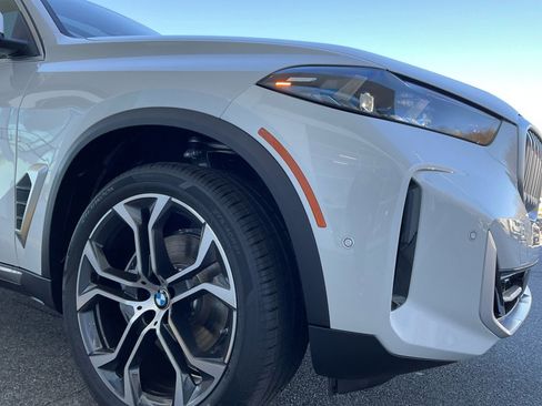 Certified 2025 BMW X5 xDrive40i w/ Premium Package image 24