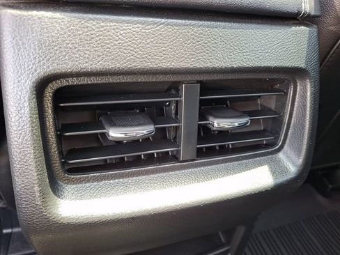 Used 2020 Ford Edge Titanium FWD image 12